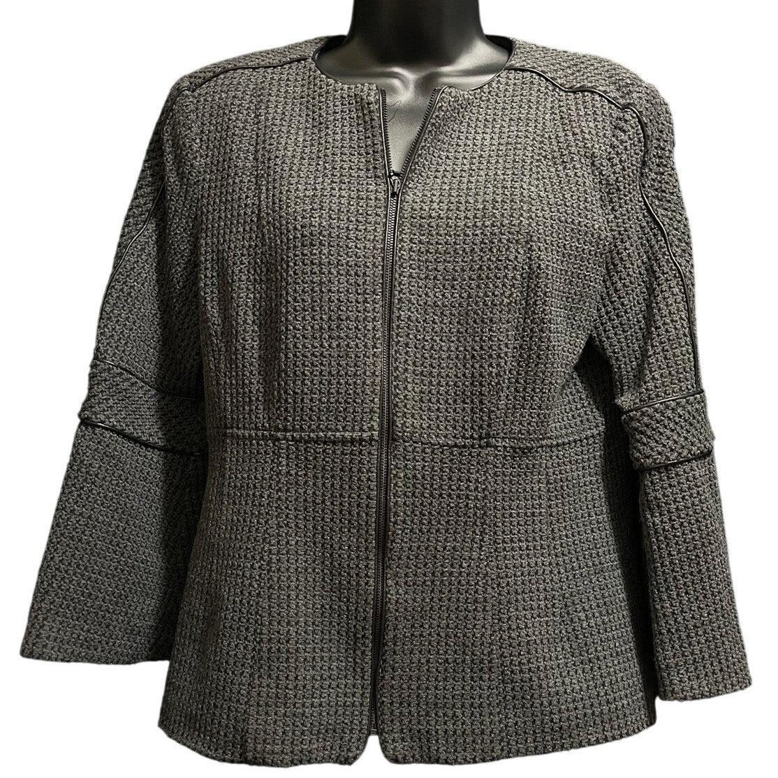 Nanette Lepore Size 12 Gray Full Zip Blazer - Padded Shoulders