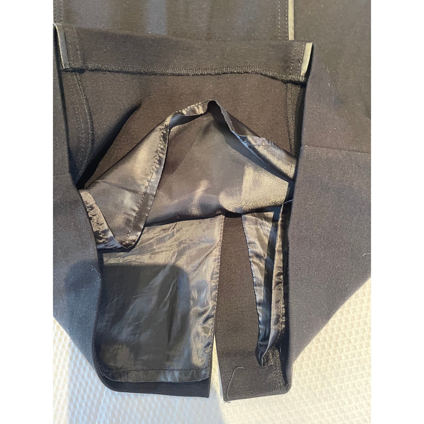 Dahlia Collection Black Lined Pencil Skirt - Leather Accents - Size 8