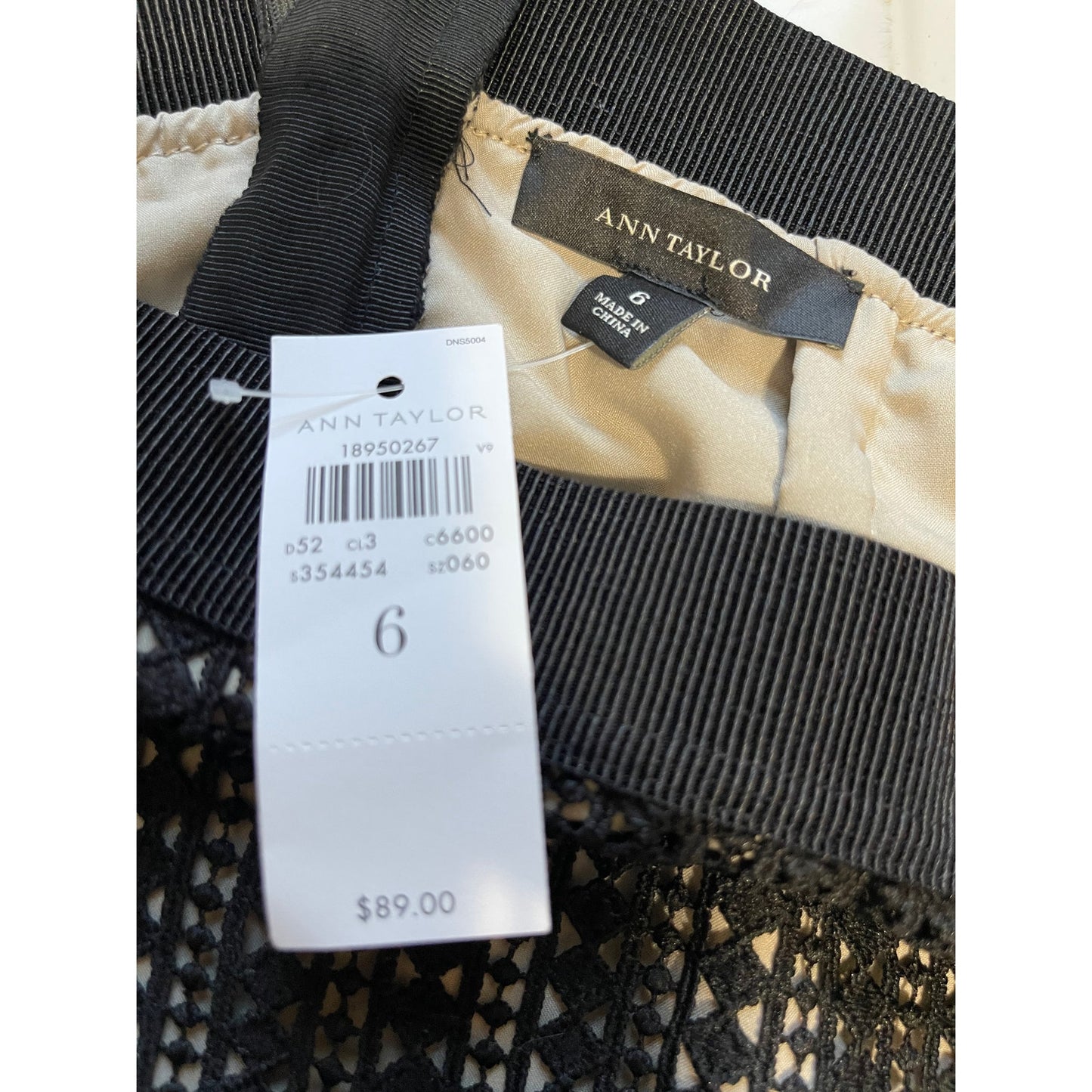 NWT Ann Taylor Black Lace Lined Pencil Skirt Size 6