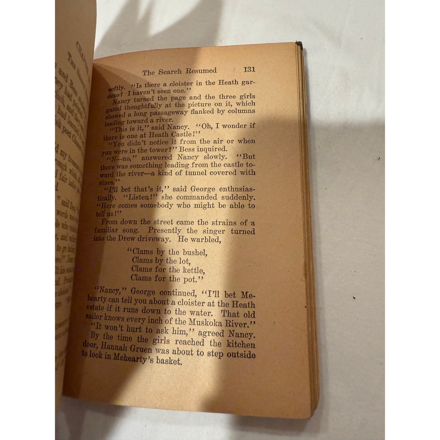 Nancy Drew - The Clue In The Crumbling Wall - Blue Tweed - 1945 - Hardcover