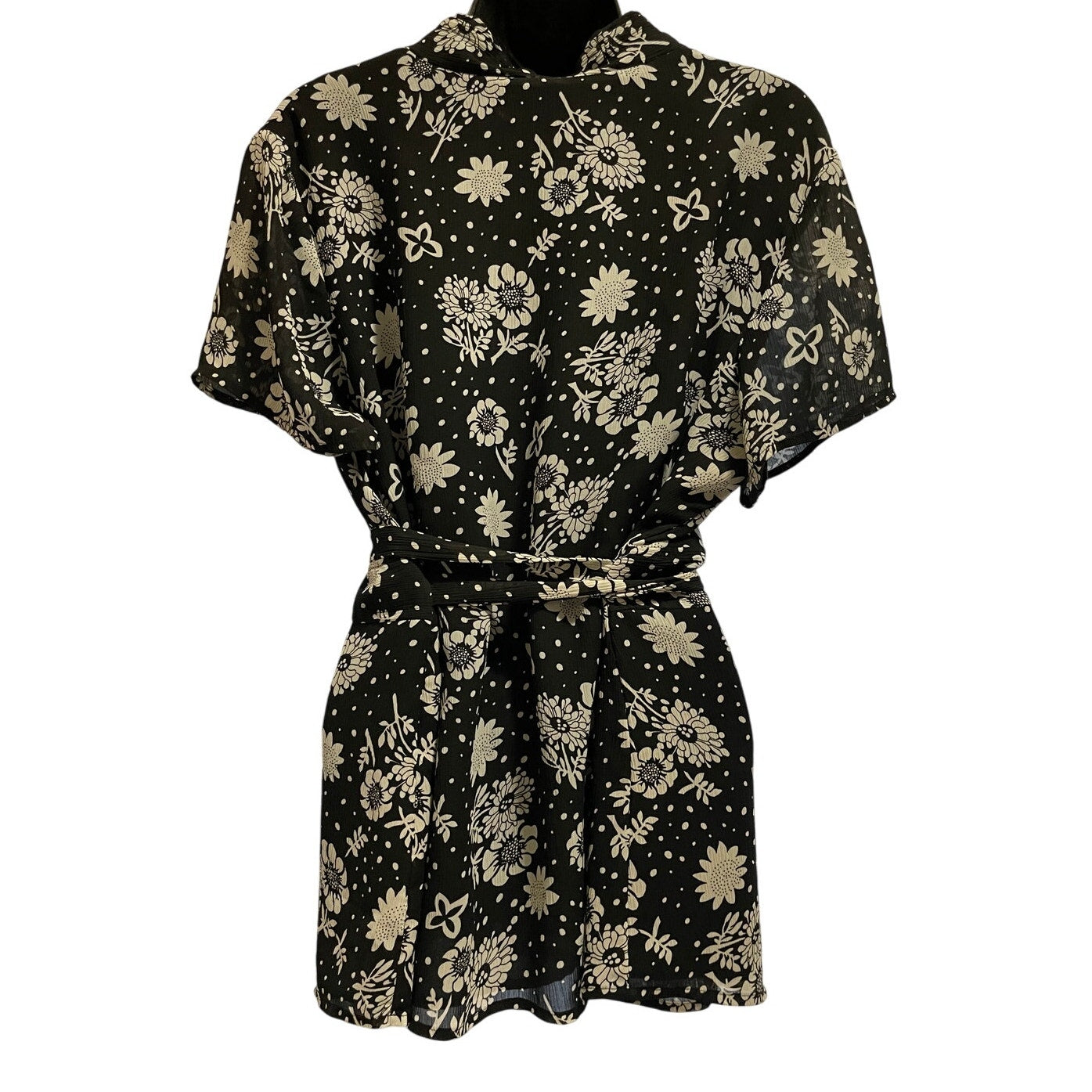 Notations Womens 2XL Black White Florals Short Sleeve Blouse