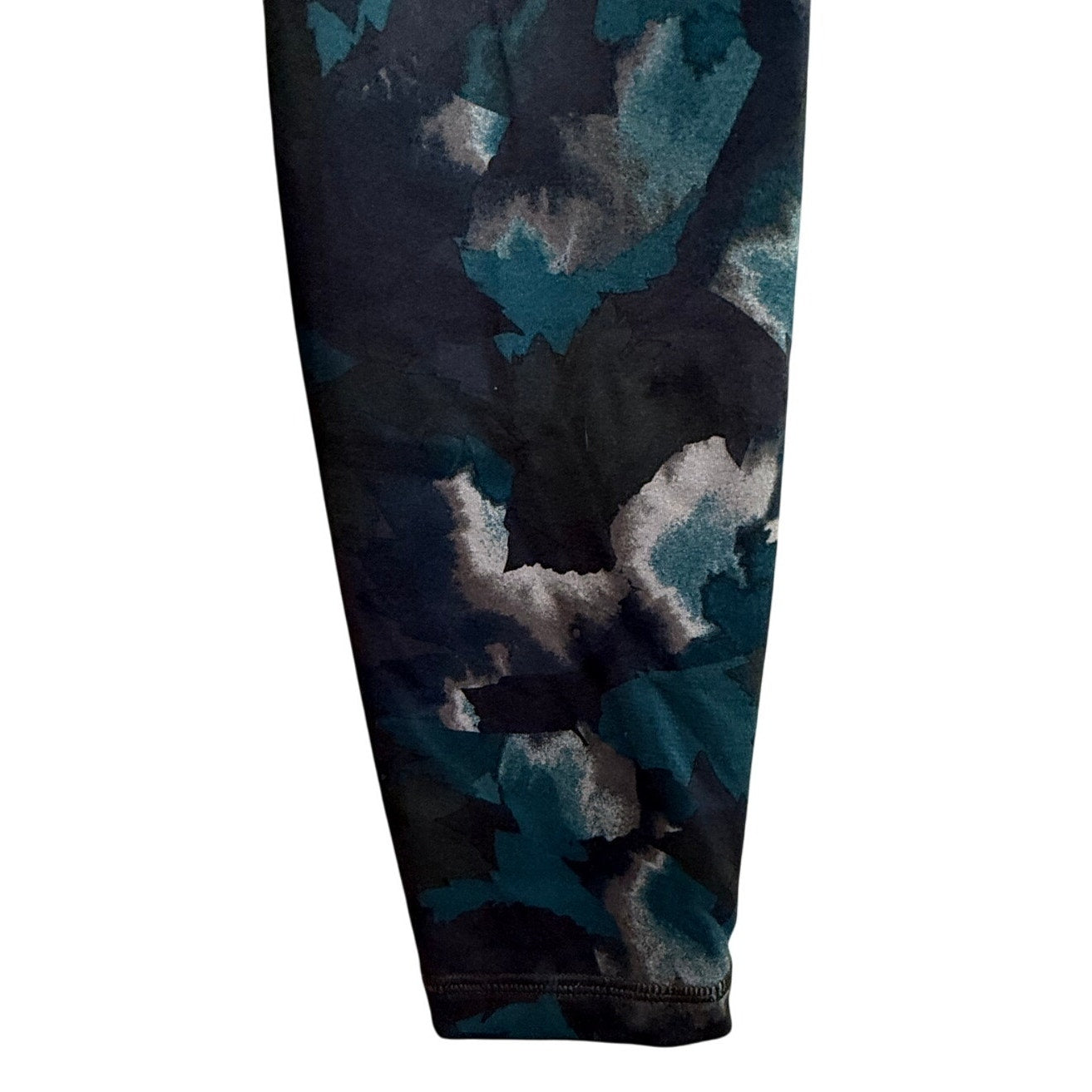 Patagonia Worn Wear Size Medium Black Green Abstract Leggings - Medium