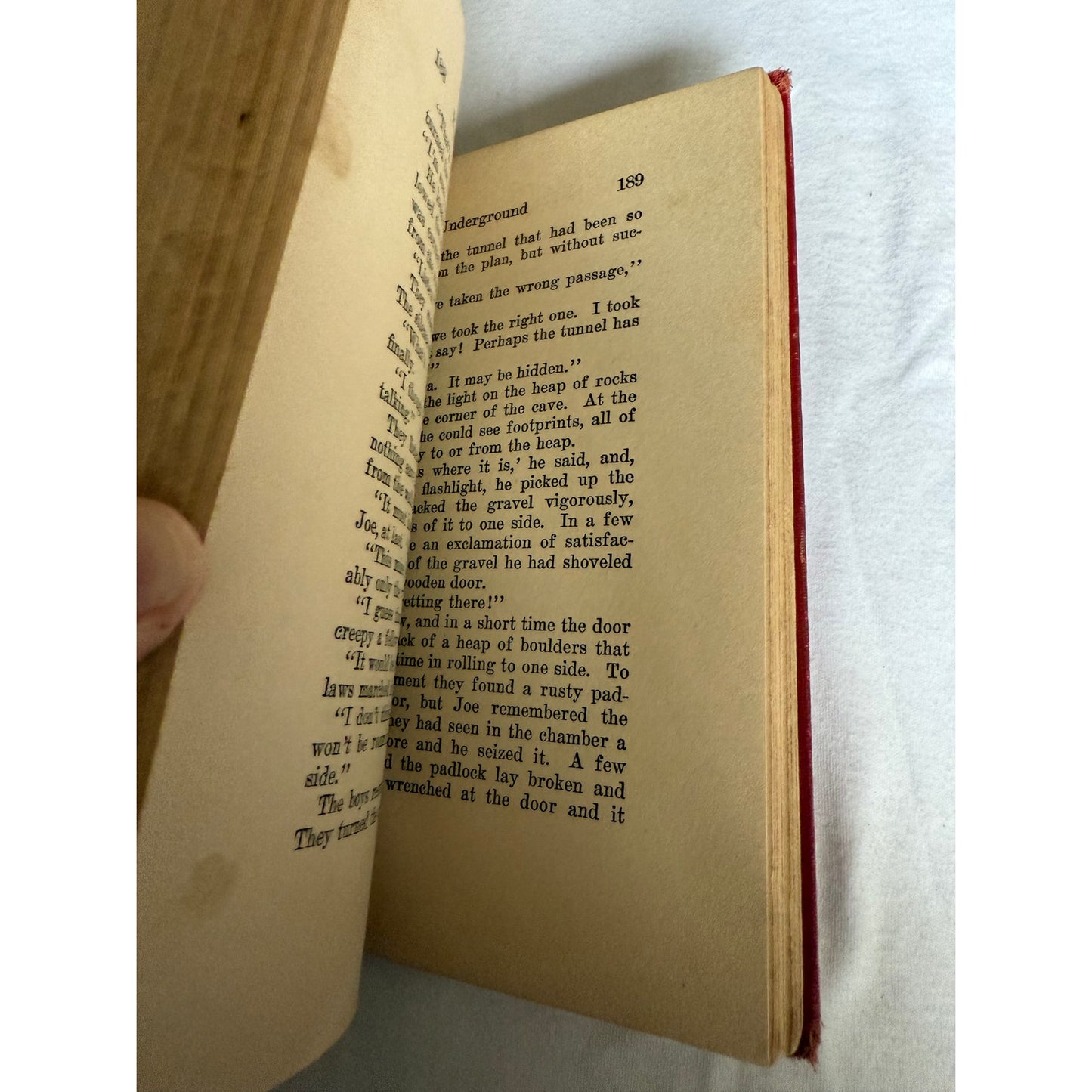 The Hardy Boys - Hunting for Hidden Gold - Franklin W. Dixon - 1928 - Hardcover