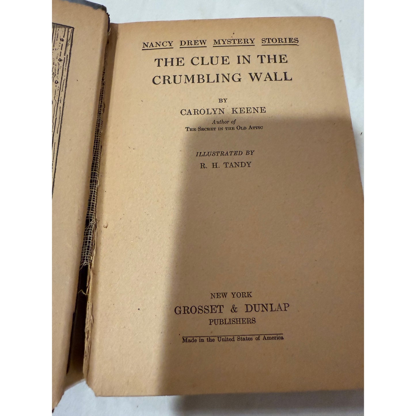 Nancy Drew - The Clue In The Crumbling Wall - Blue Tweed - 1945 - Hardcover