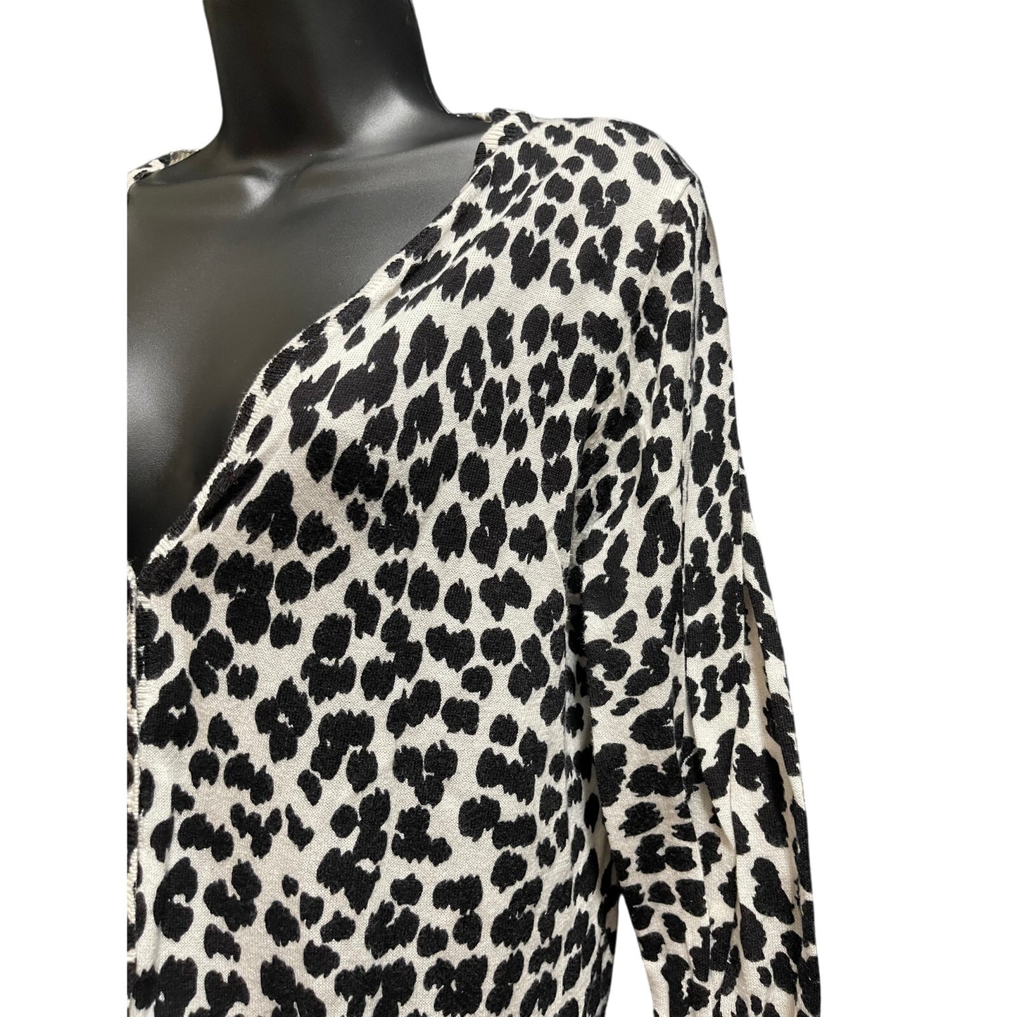Anne Taylor the LOFT Size Medium Animal Print Cardigan Knit Sweater