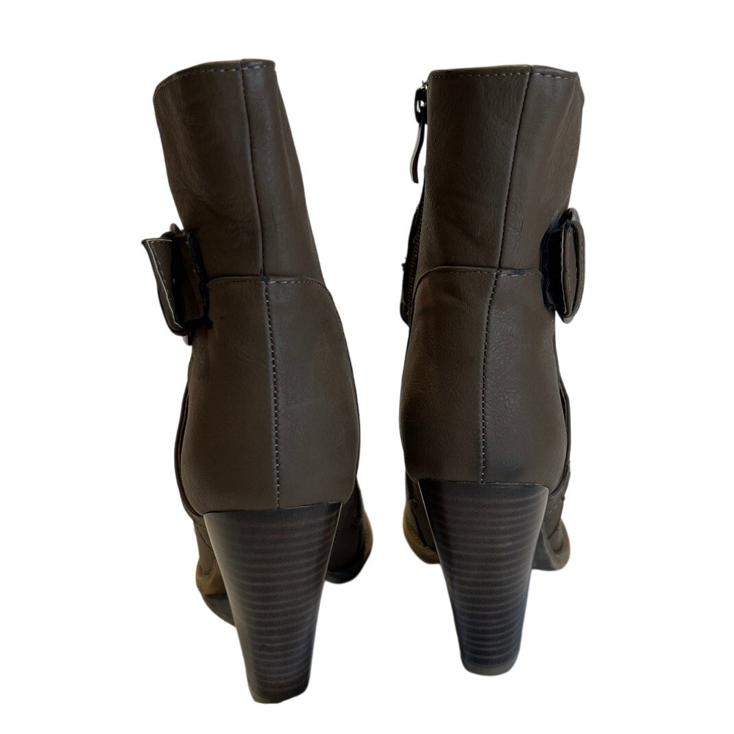 Reneeze Size 7 Faux Leather Heeled Boot - Lined
