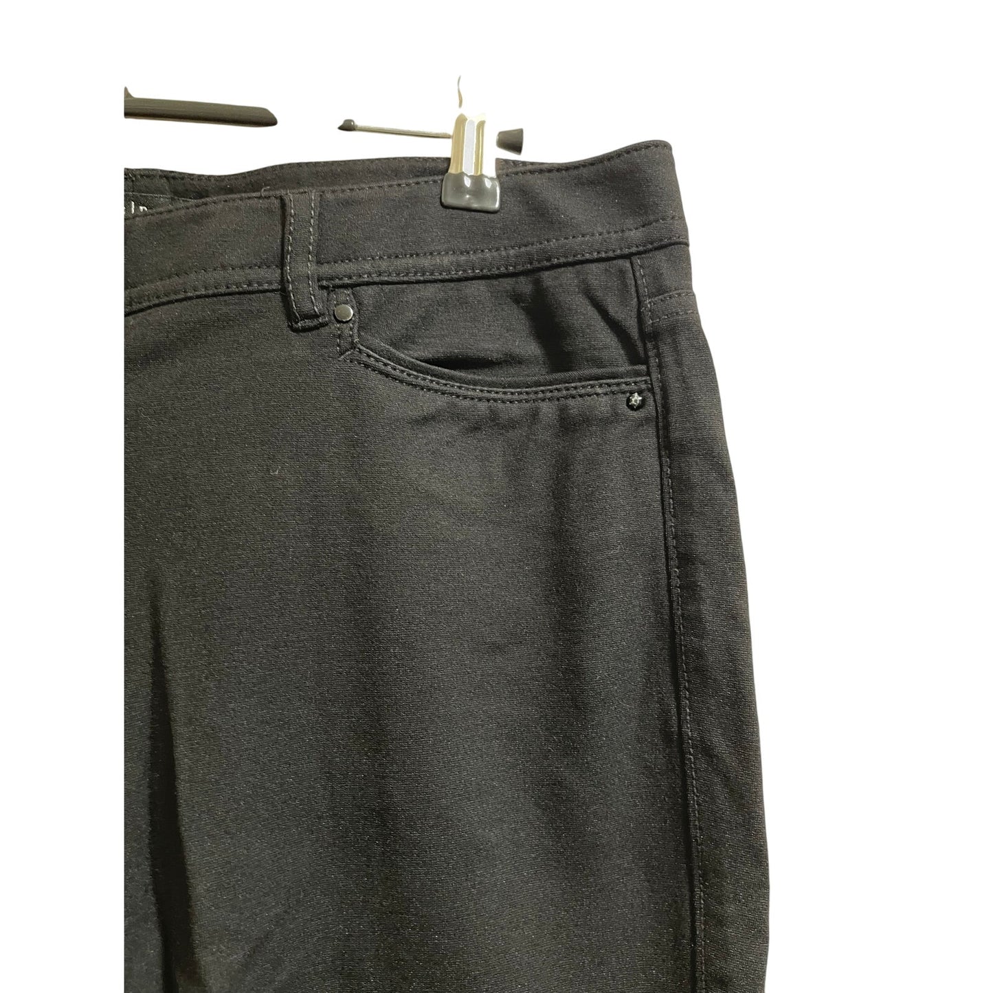 White House Black Market Black Slim Leg Size 6 Women's Pants