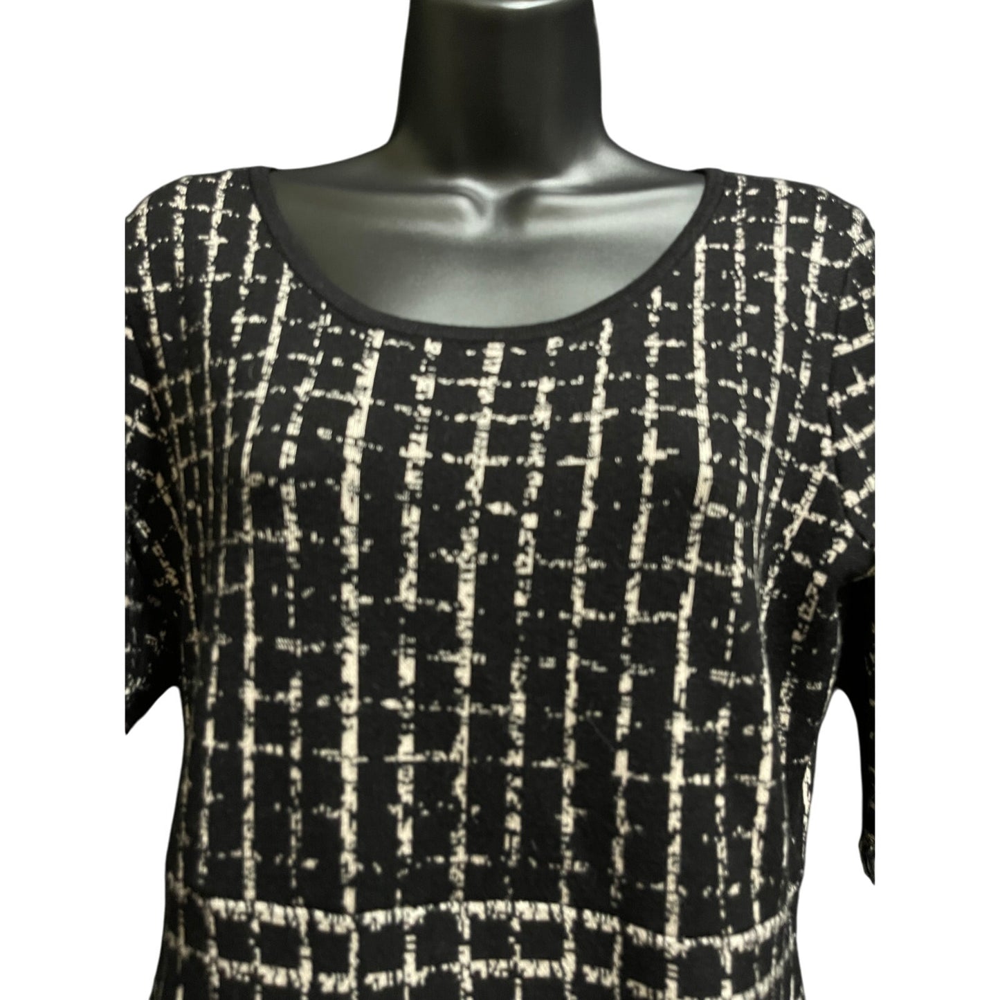 Taylor Size Large Black & White Heavy Knit 3/4 Sleeve Midi Dress