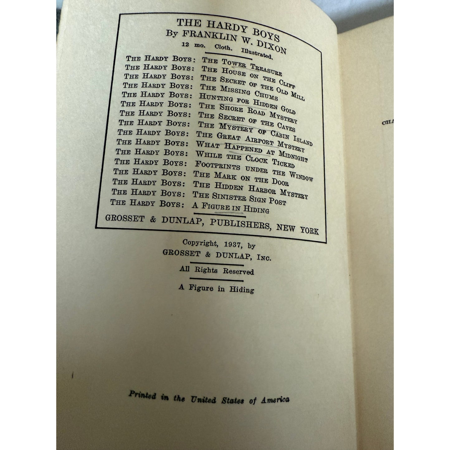 The Hardy Boys - A Figure in Hiding - Franklin W. Dixon - 1937 - Hardcover