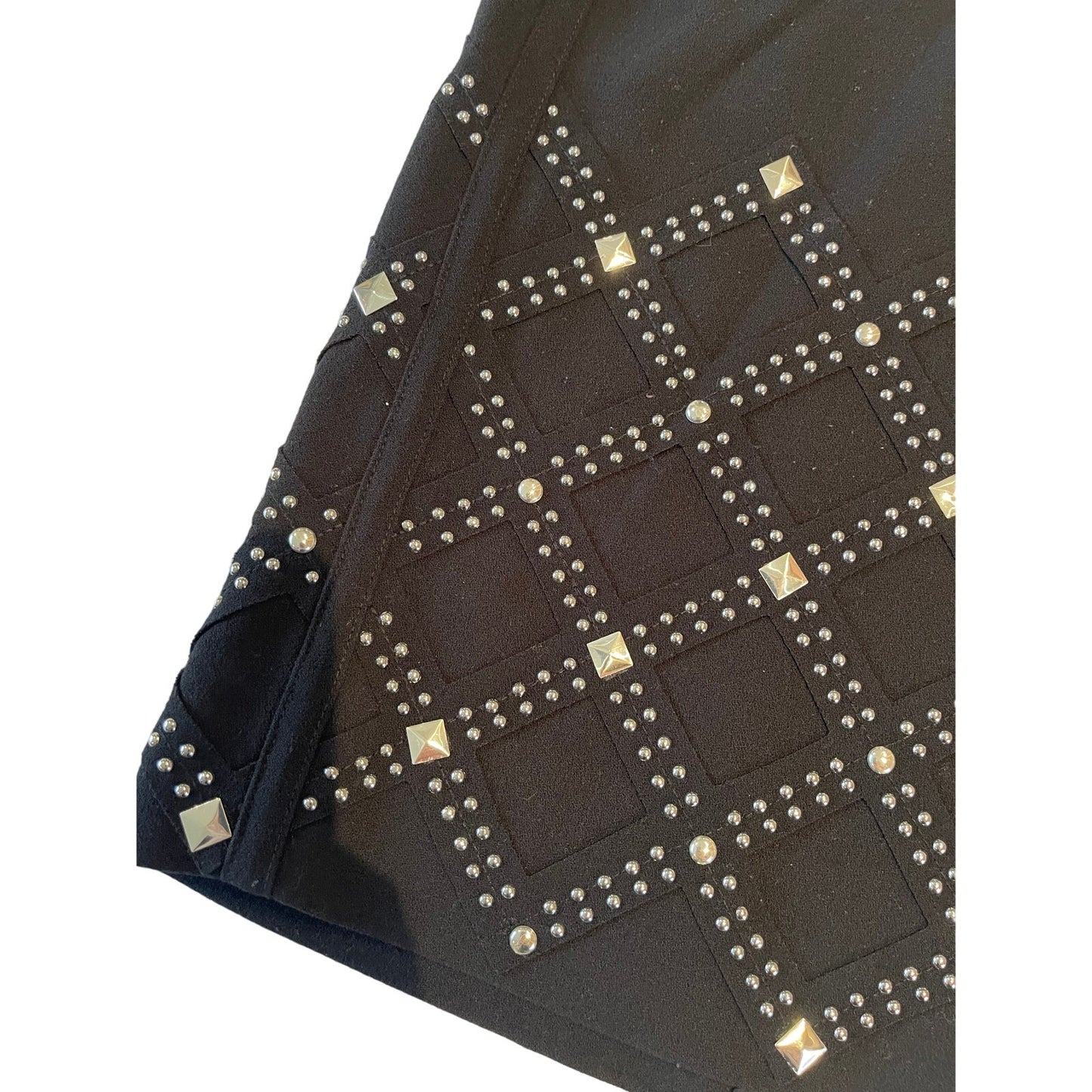 White House Black Market Size 6 Pencil Skirt - Black w/ Silver Studs