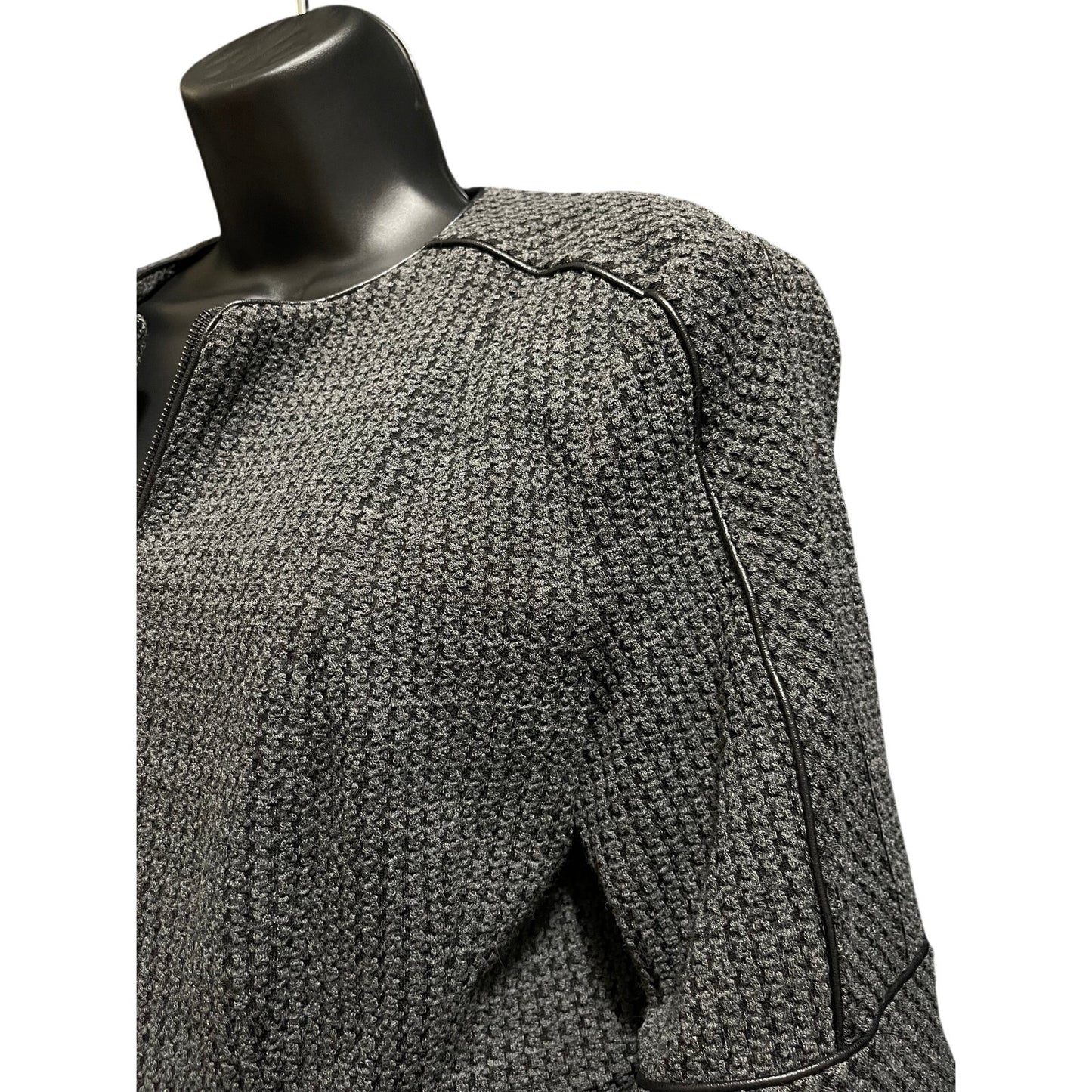 Nanette Lepore Size 12 Gray Full Zip Blazer - Padded Shoulders