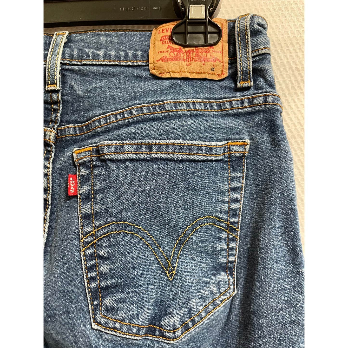Levi's Classic Relaxed Bootcut 330 Women's Size 10 Jeans