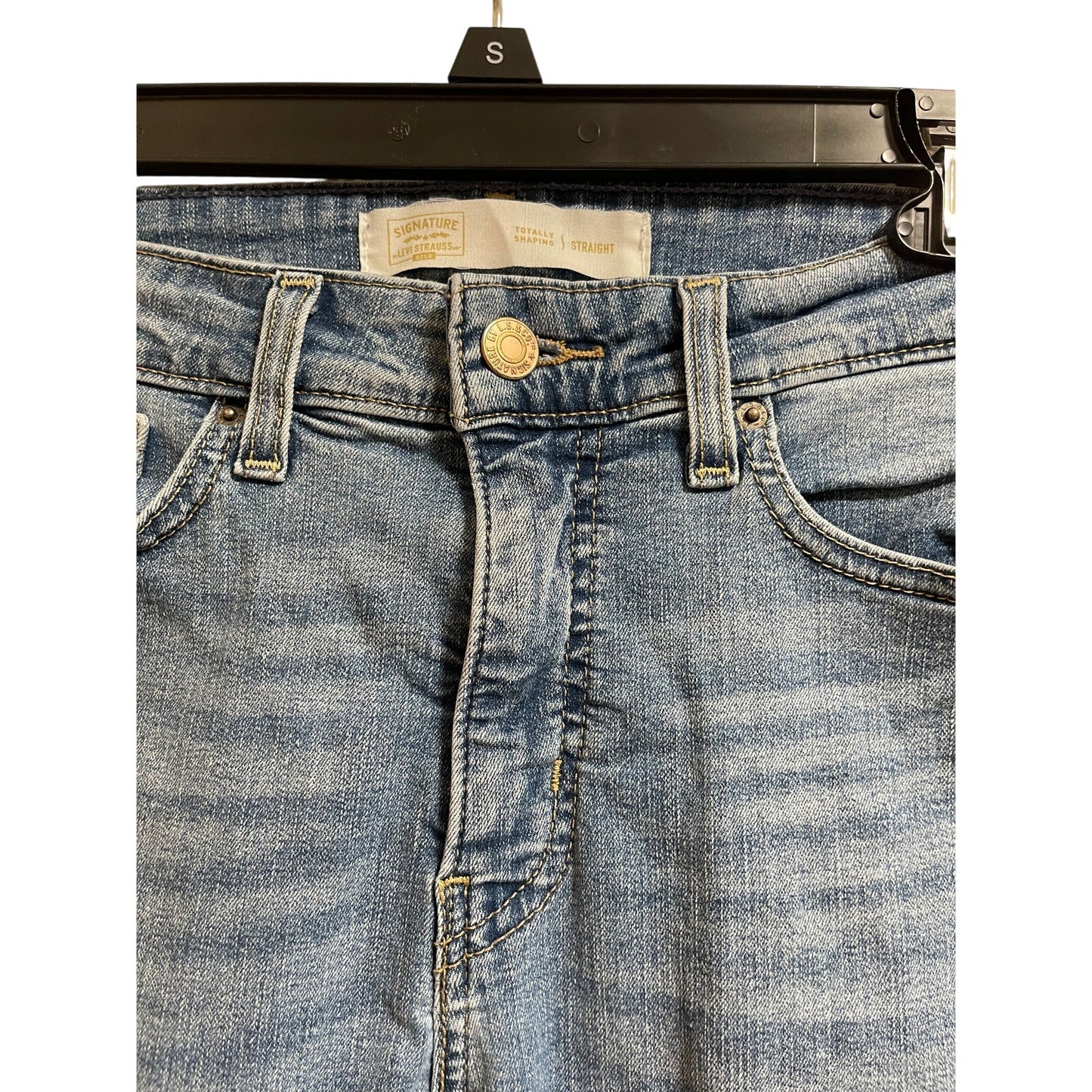 Levi's Signature Totally Shaping Straight Jeans - 30/34 Women's