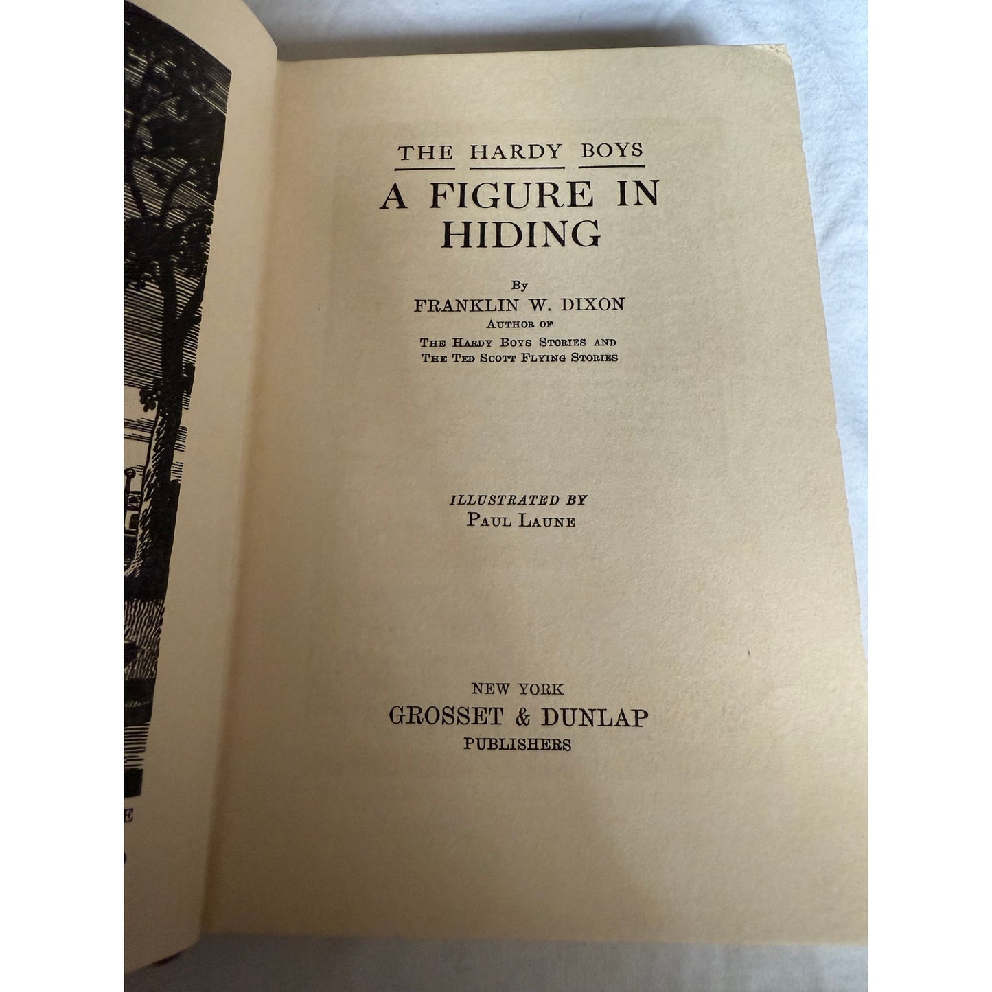 The Hardy Boys - A Figure in Hiding - Franklin W. Dixon - 1937 - Hardcover