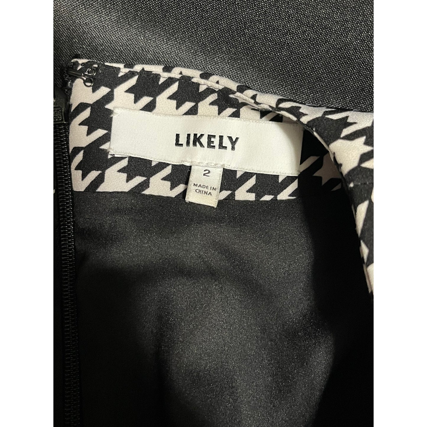 Likely Size 2 Black and White Houndstooth Long Sleeve Midi Dress