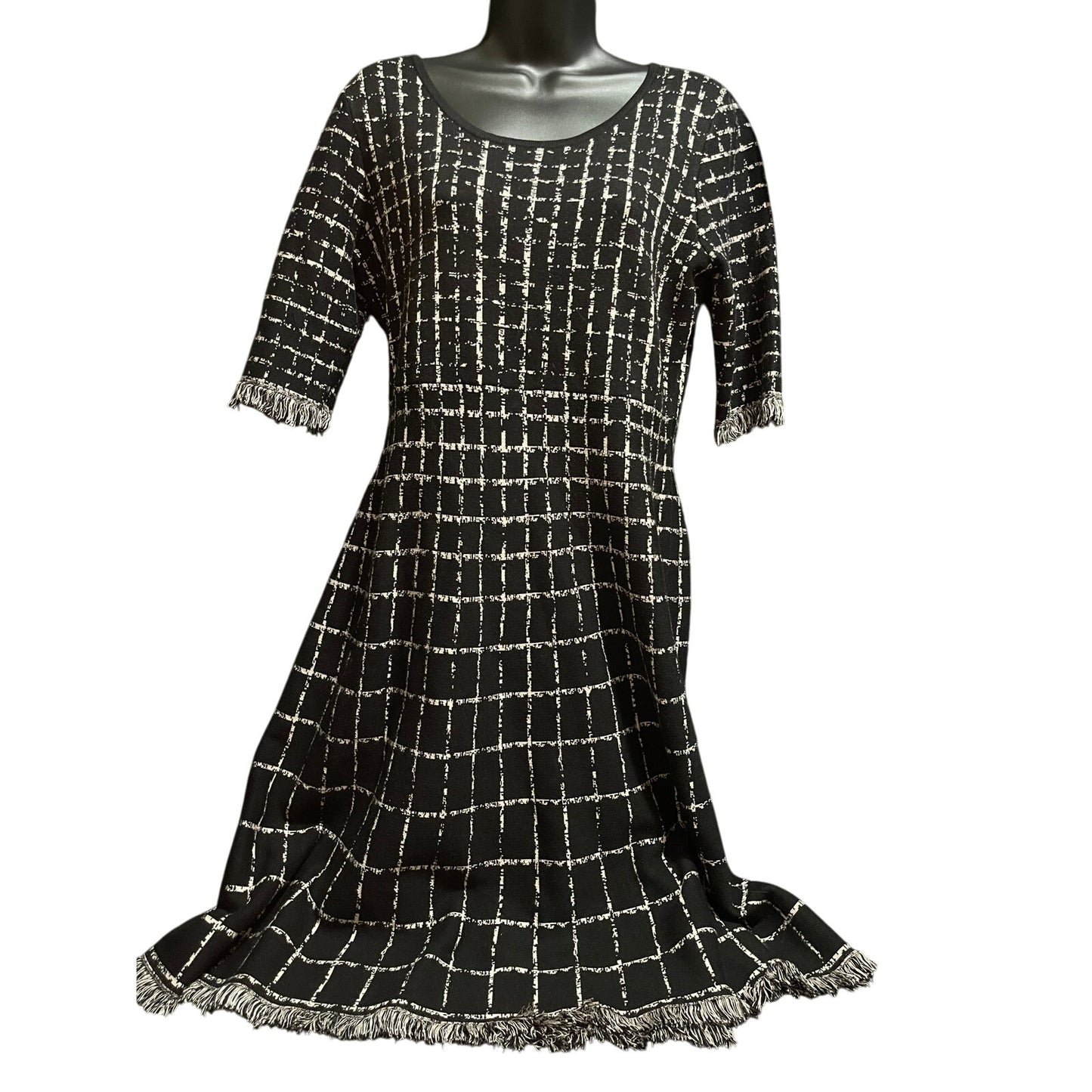 Taylor Size Large Black & White Heavy Knit 3/4 Sleeve Midi Dress