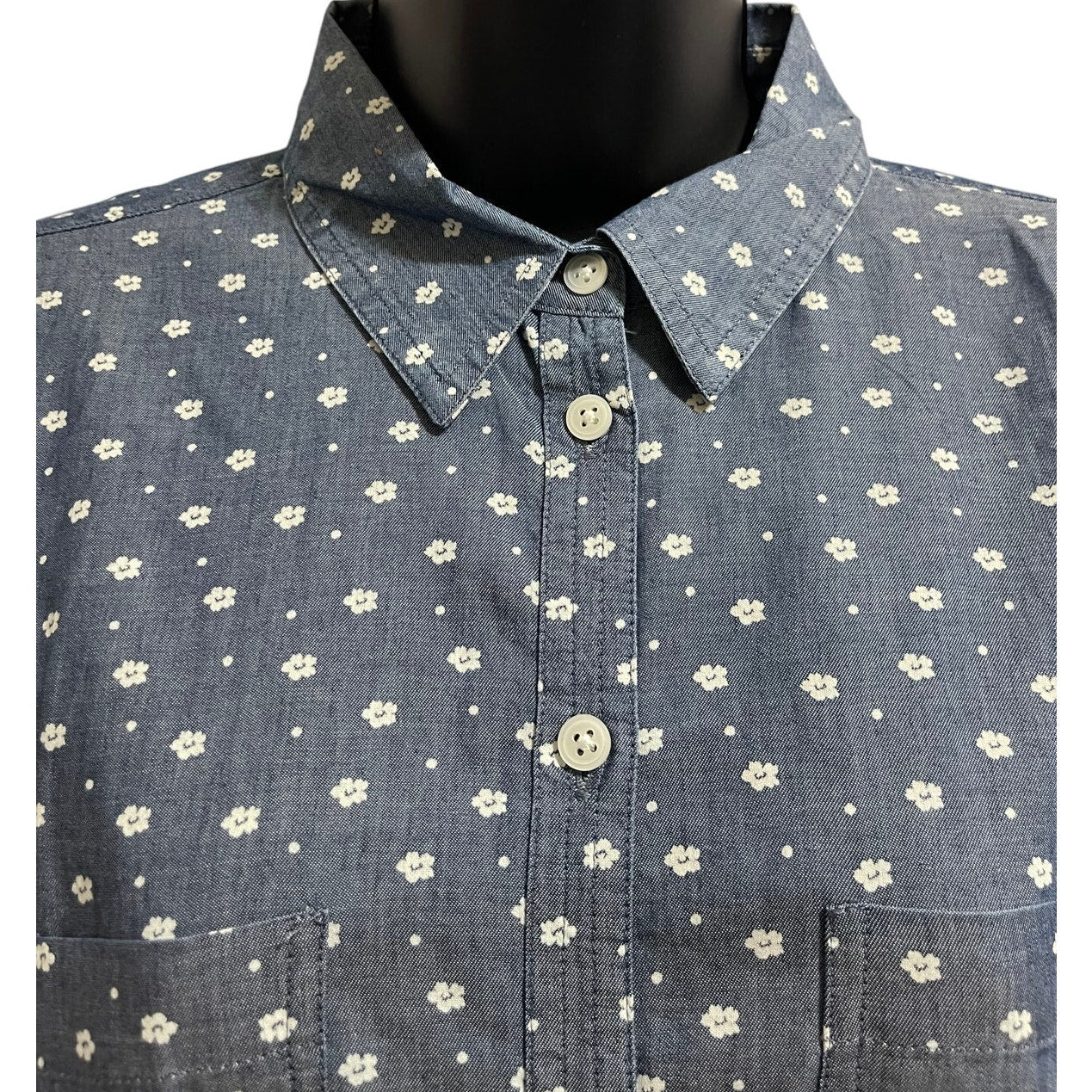 NWT Ann Taylor The Loft 100% Cotton Lightweight Floral Chambray Button Up Medium