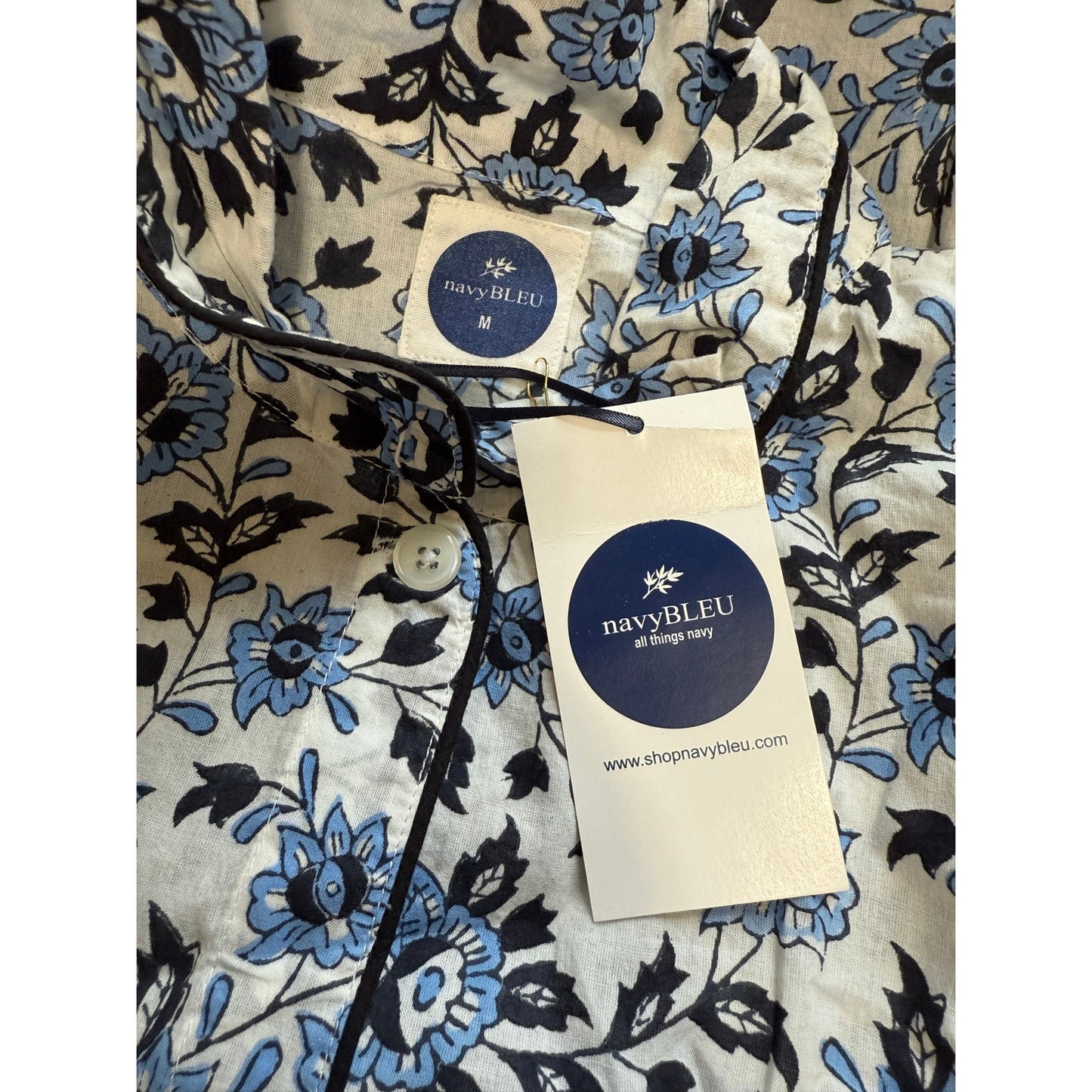 Navy Bleu Floral Print Long Sleeve Button Up Blouse - Size Medium - NWT