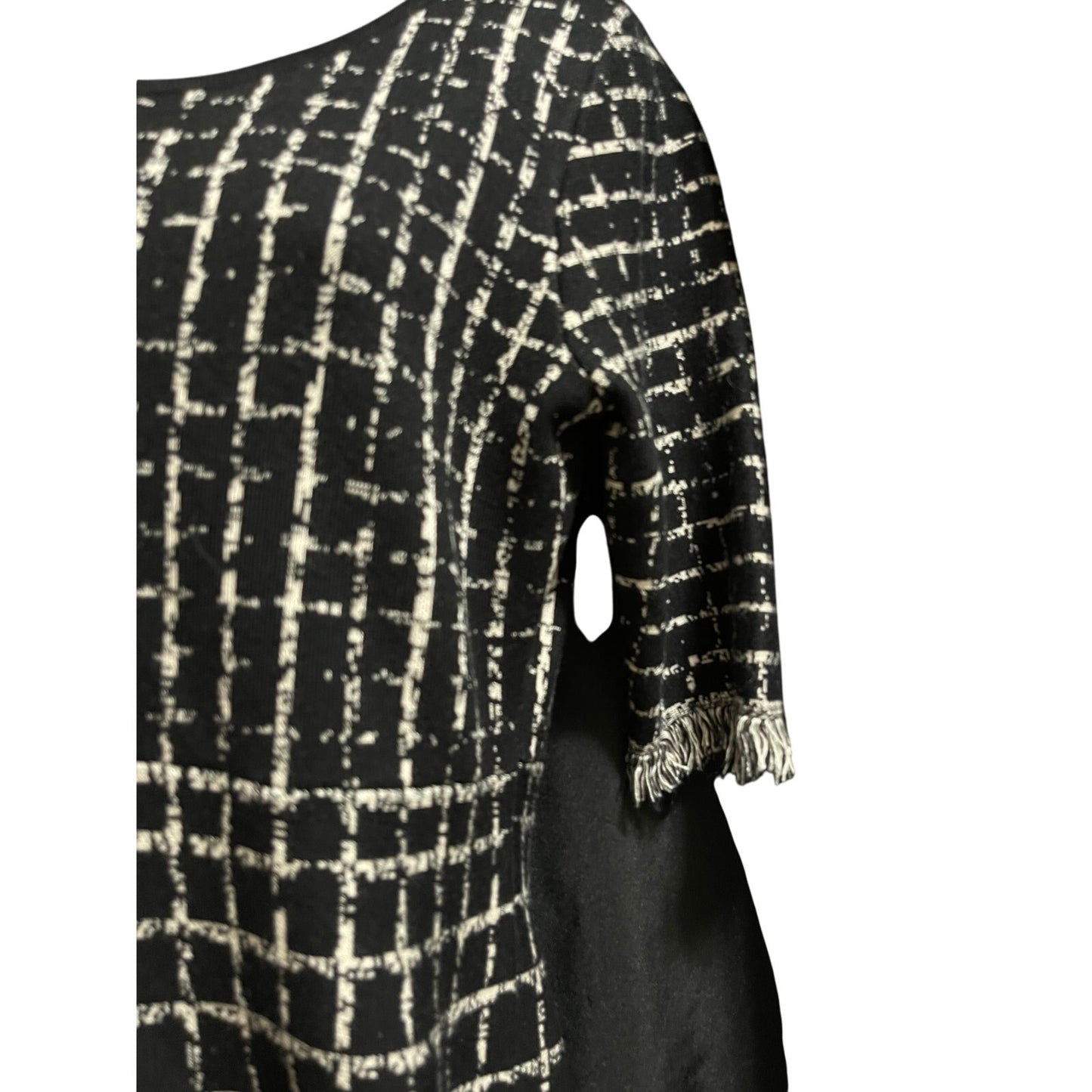 Taylor Size Large Black & White Heavy Knit 3/4 Sleeve Midi Dress