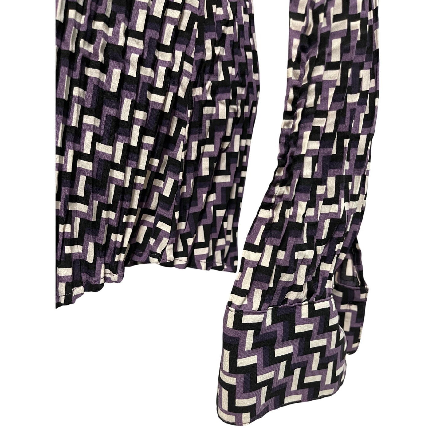 Apt 9. Stretch Purple White Black Geometric Runched Button Up - Large