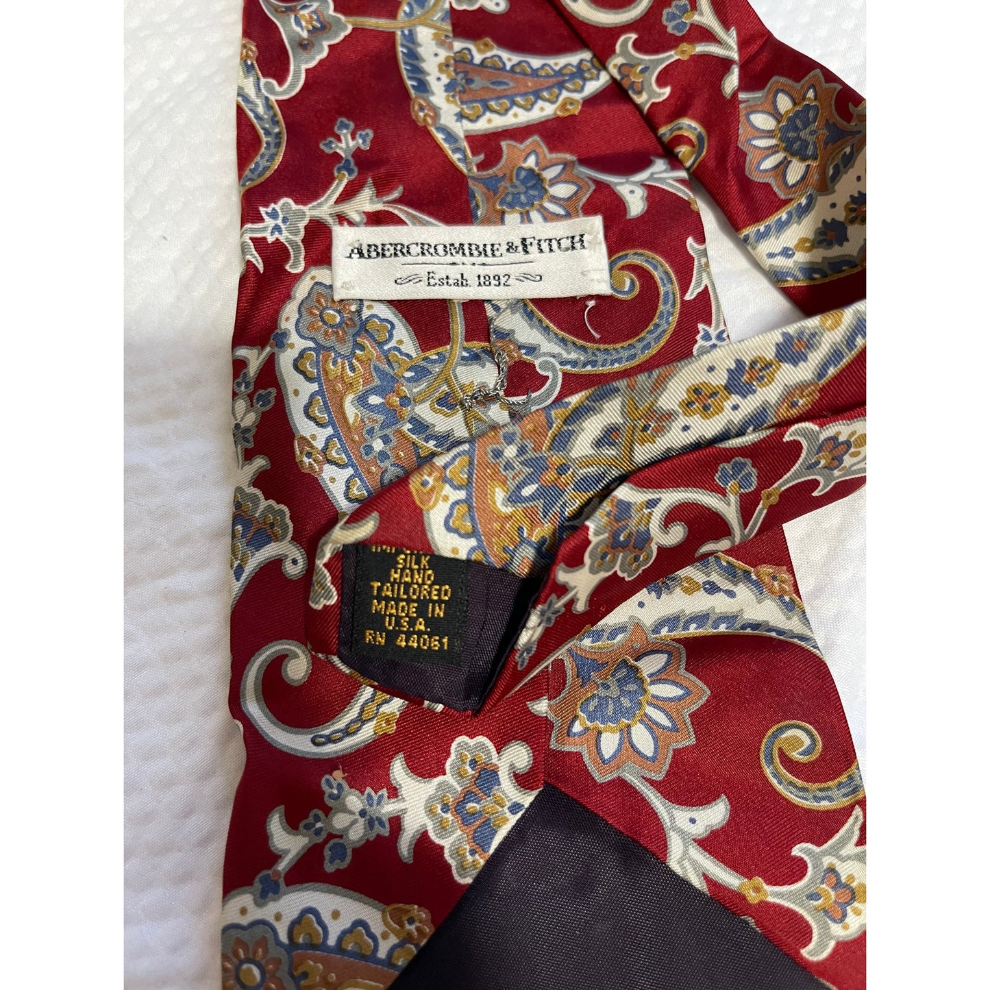 Vintage Abercrombie & Fitch Red Paisley Print 100% Silk Men's Necktie Retro Tie