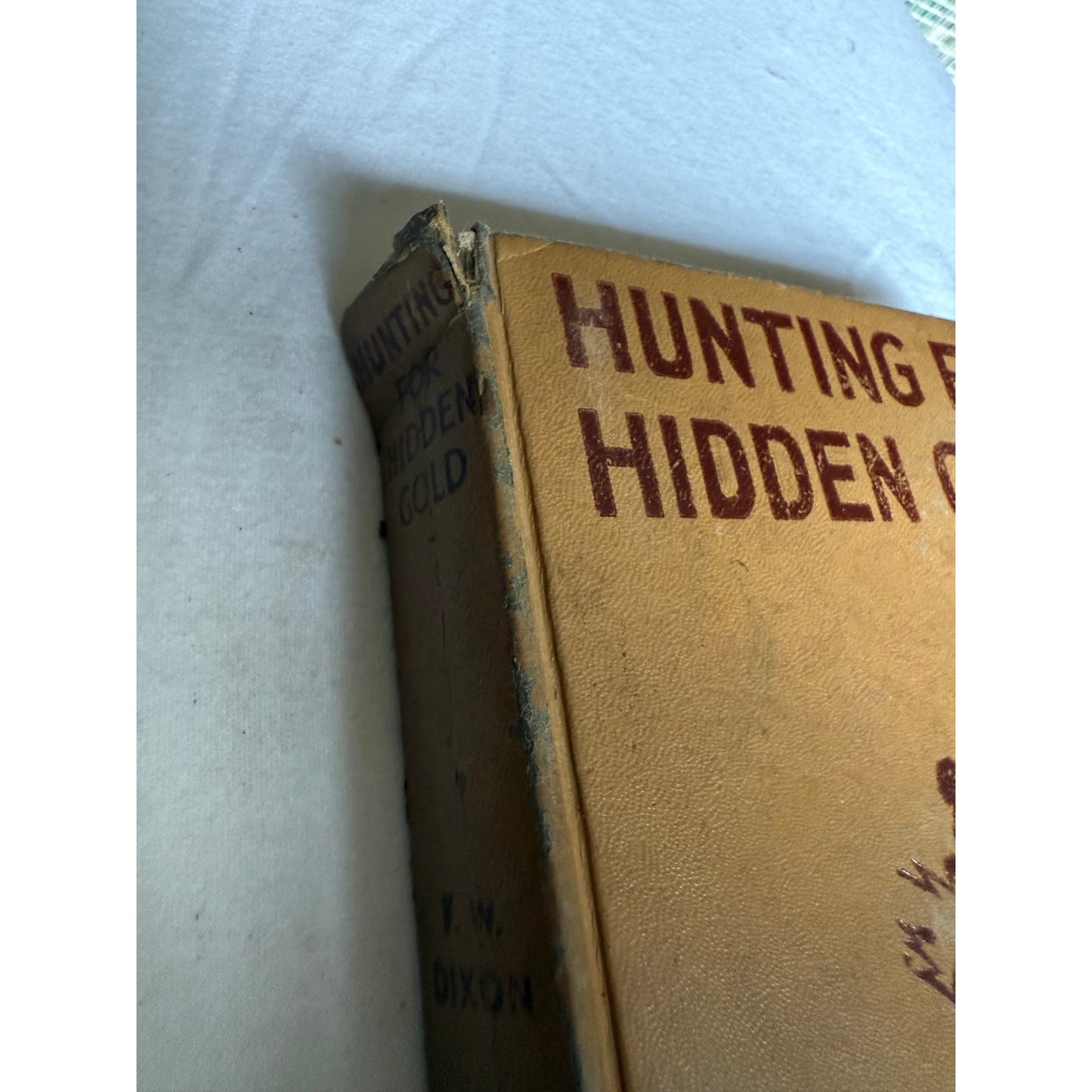 The Hardy Boys - Hunting for Hidden Gold - Franklin W. Dixon 1928 Tan Hardcover