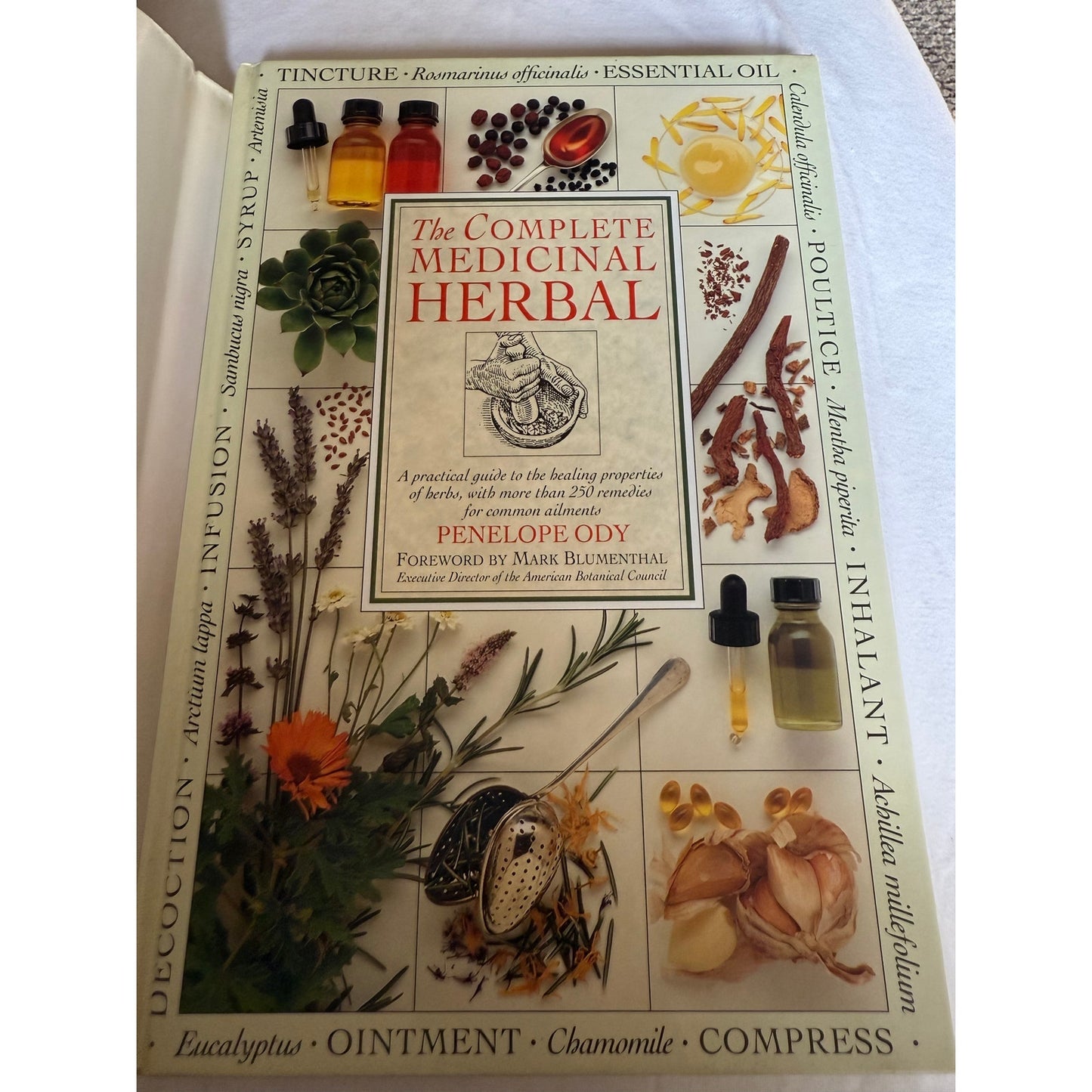 The Complete Medicinal Herbal - Penelope Ody 1st American Edition 1993 Hardcover
