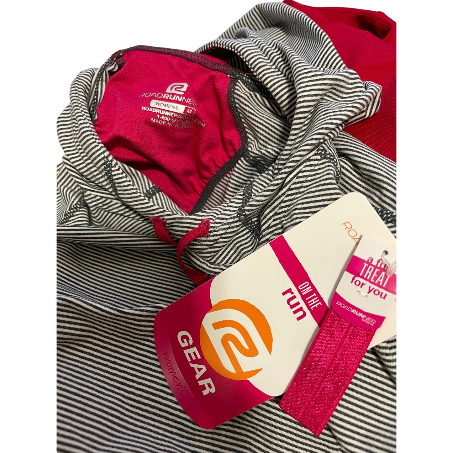 NWT Road Runner Gray Striped Hoodie Pink Lining - Size Medium