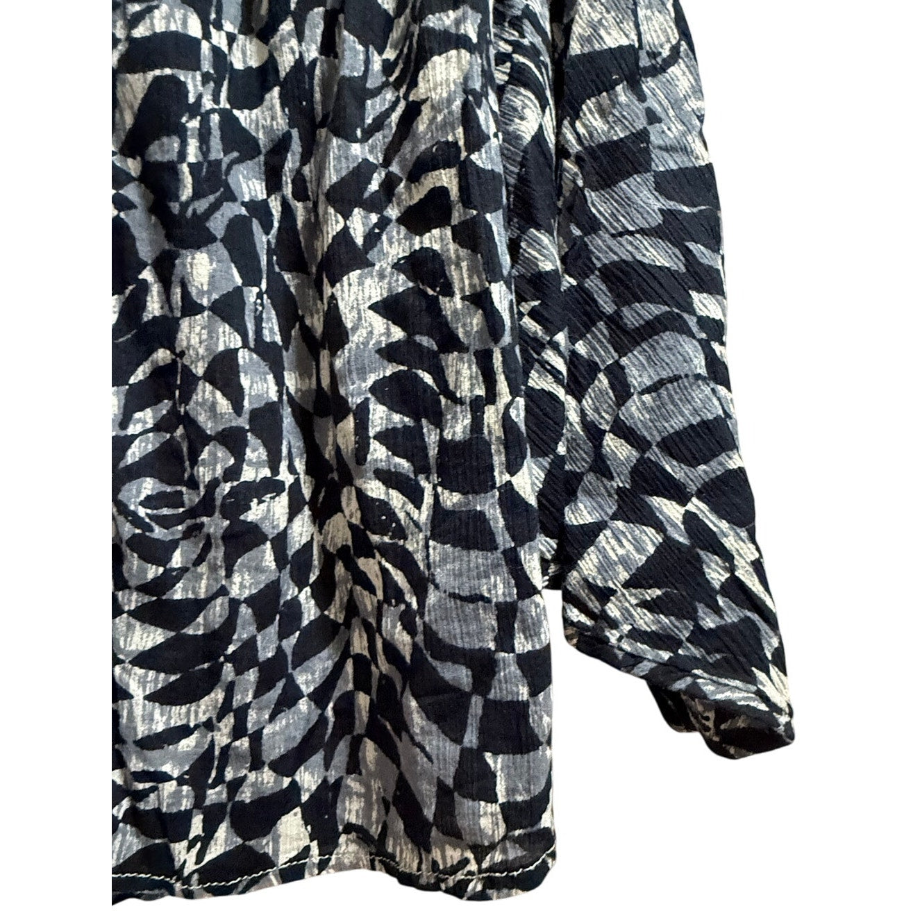 Pilcro Anthropologie Black & Gray Abstract Print Full Button Size XS Blouse