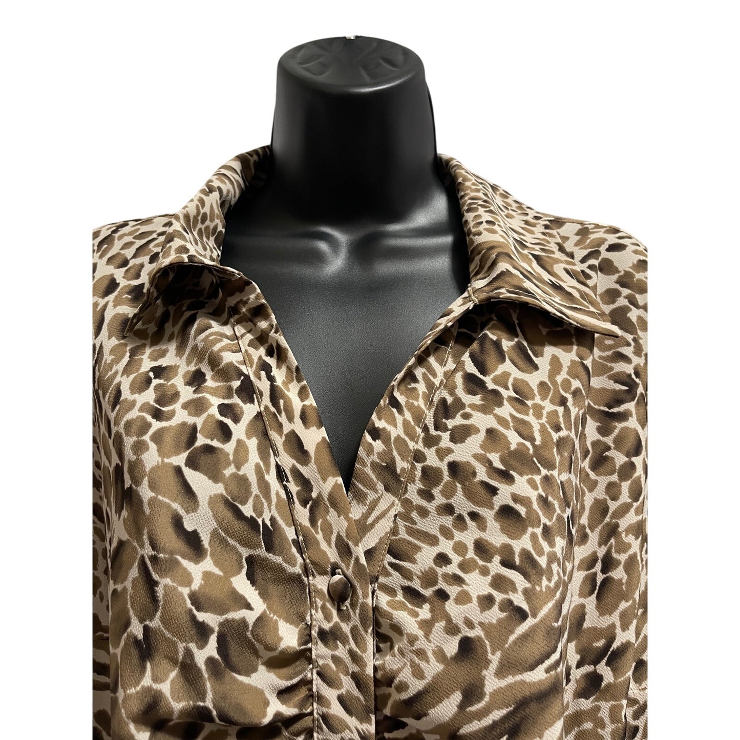 Covington Women's Size 16-18 Animal Print Button Up Blouse