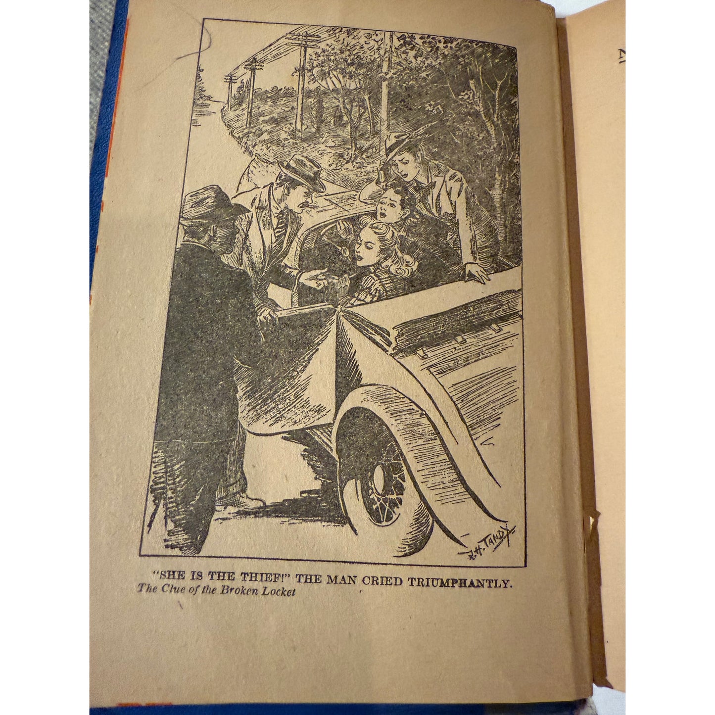 Nancy Drew - The Clue of the Broken Locket - Wartime 1st Edition 1934 Hardcover
