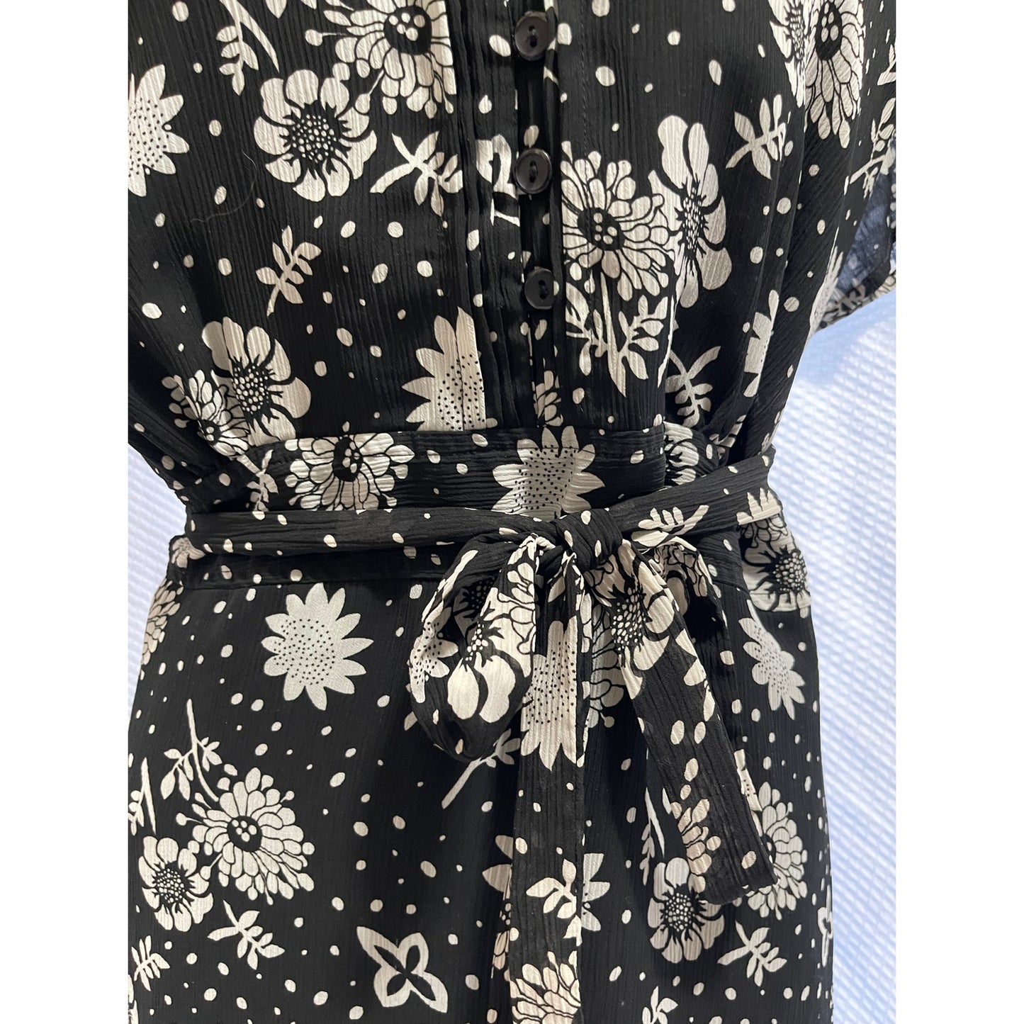 Notations Womens 2XL Black White Florals Short Sleeve Blouse