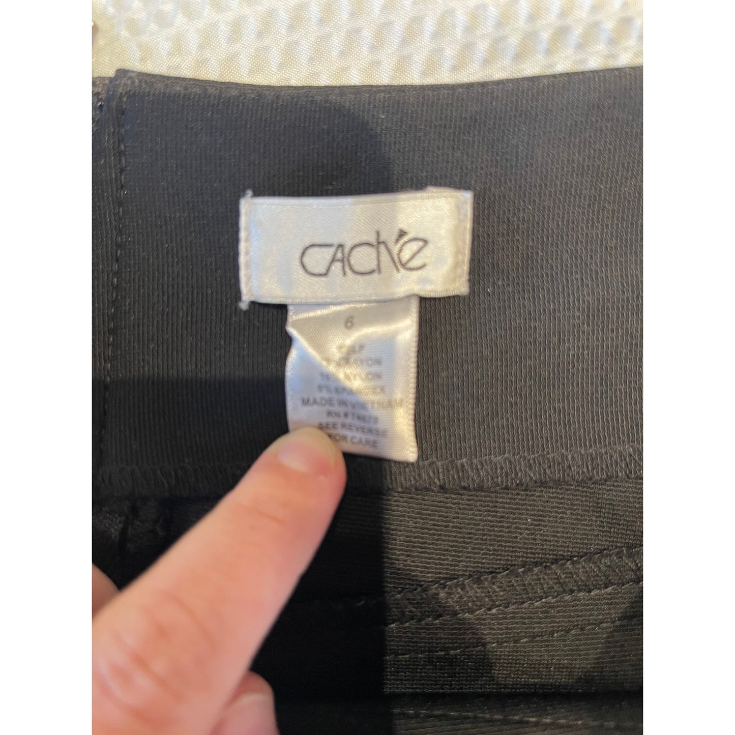 Vintage Cache - Black Pencil Skirt - Size 6 - Midi - Piping