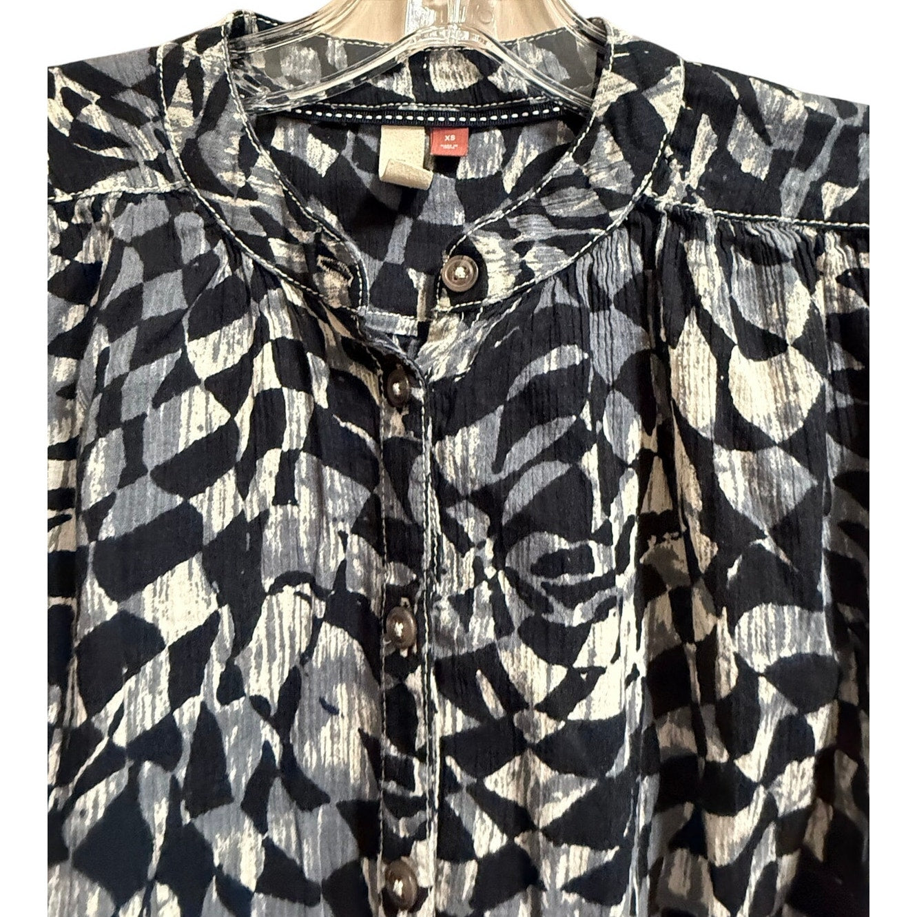 Pilcro Anthropologie Black & Gray Abstract Print Full Button Size XS Blouse