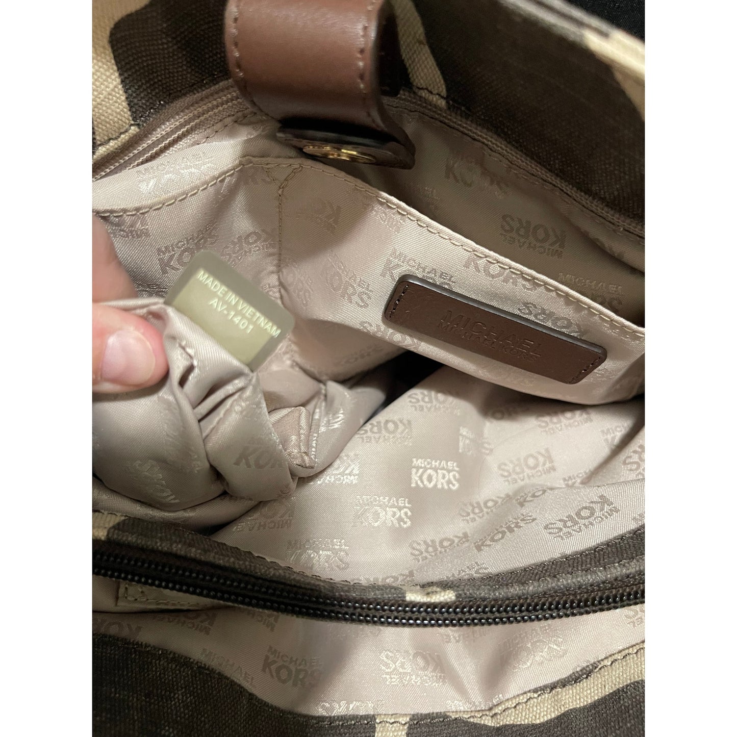 Michael Kors Hamilton Giraffe Print Shoulder Bag / Purse