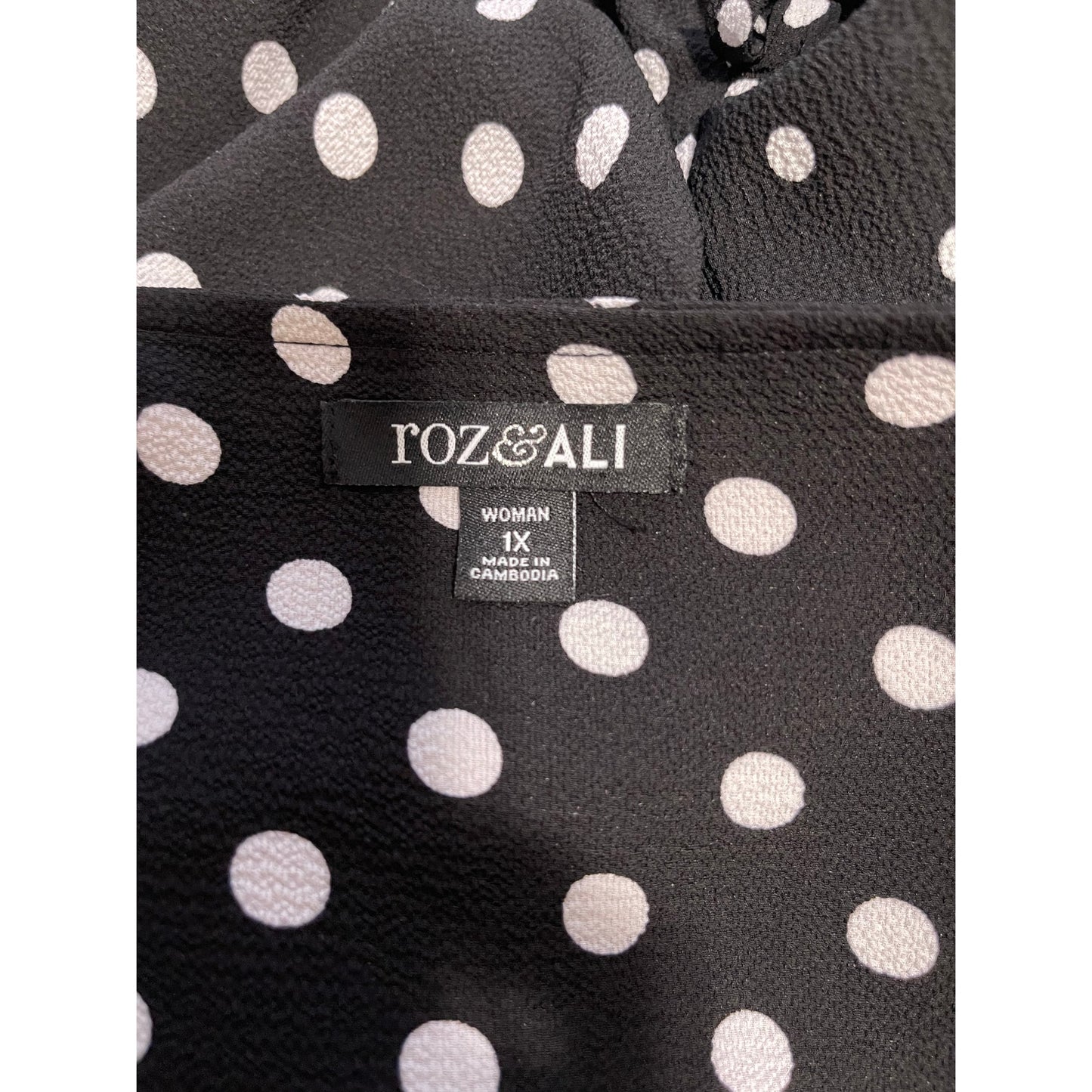 Roz & Ali 1XL Black and White Polka Dot Blouse