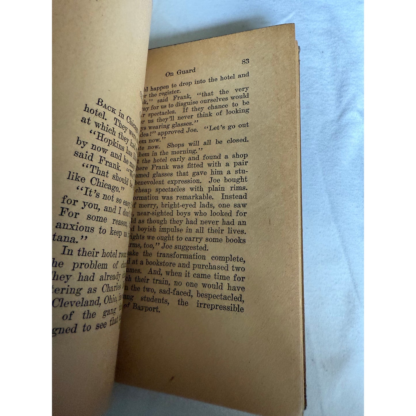 The Hardy Boys - Hunting for Hidden Gold - Franklin W. Dixon 1928 Tan Hardcover