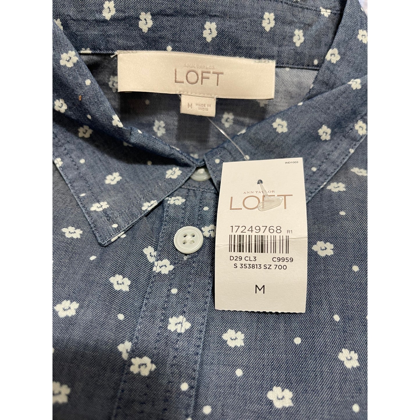 NWT Ann Taylor The Loft 100% Cotton Lightweight Floral Chambray Button Up Medium