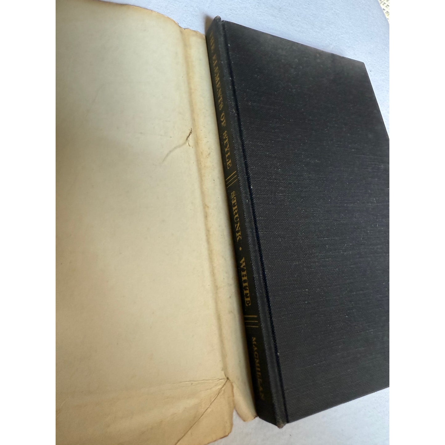The Elements of Style - William Strunk Jr & E.B. White - 2nd Printing 1959