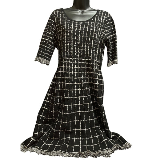 Taylor Size Large Black & White Heavy Knit 3/4 Sleeve Midi Dress