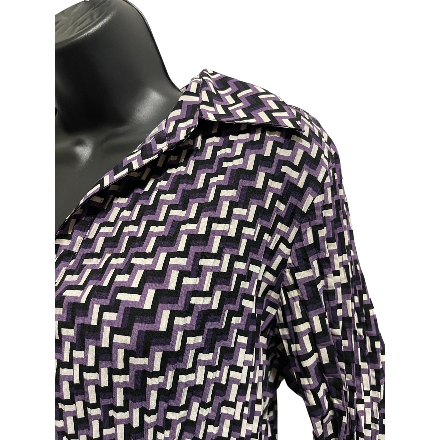 Apt 9. Stretch Purple White Black Geometric Runched Button Up - Large