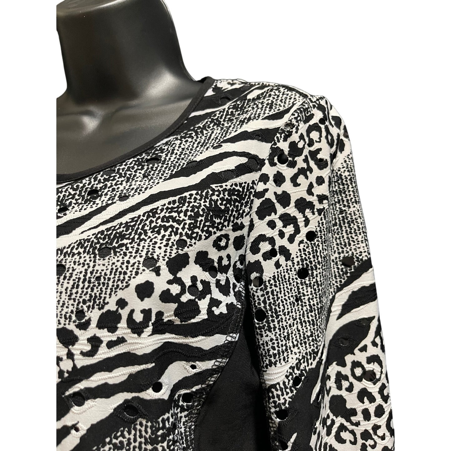 Libra Size Medium 3/4 Sleeve Animal Print White & Black Blouse